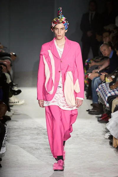 Look 28